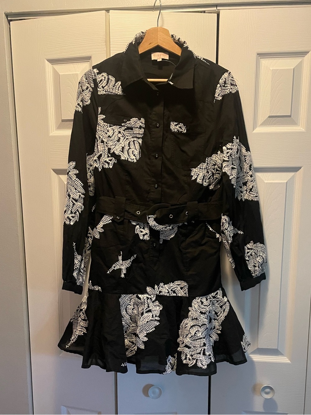CIEBON Ina Embroidered Long Sleeve Cotton Shirtdress size M - Picture 6 of 7